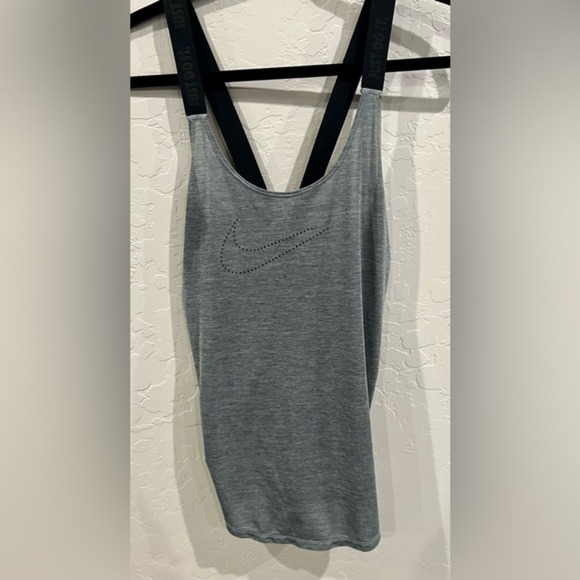 Nike Tops - Nike‎ tank